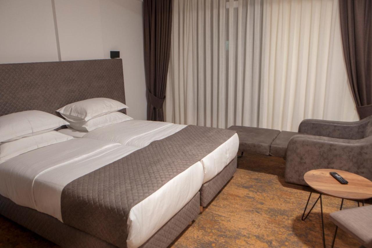 Kosovo Polje Qama Hotel מראה חיצוני תמונה