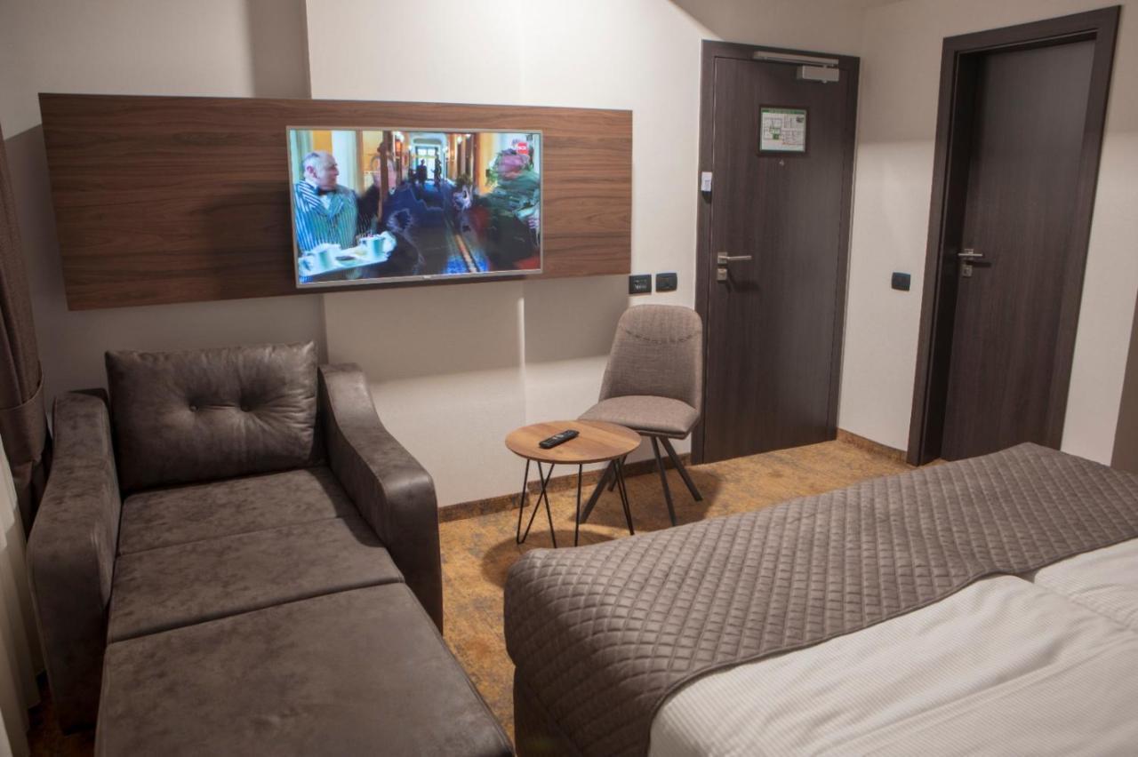Kosovo Polje Qama Hotel מראה חיצוני תמונה