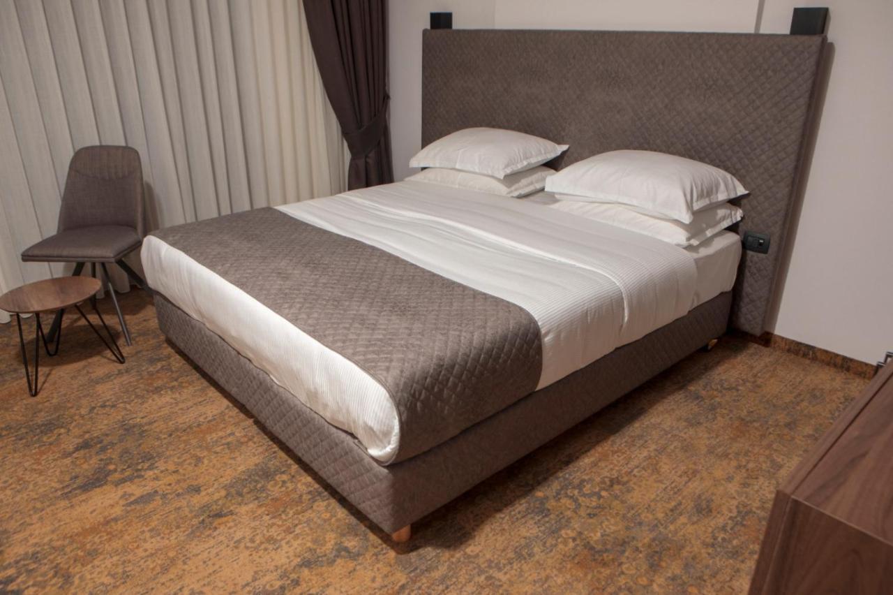 Kosovo Polje Qama Hotel מראה חיצוני תמונה