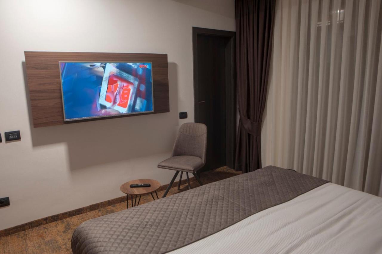 Kosovo Polje Qama Hotel מראה חיצוני תמונה