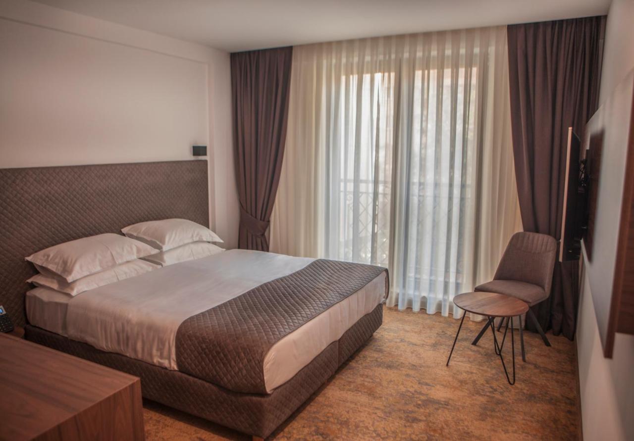 Kosovo Polje Qama Hotel מראה חיצוני תמונה