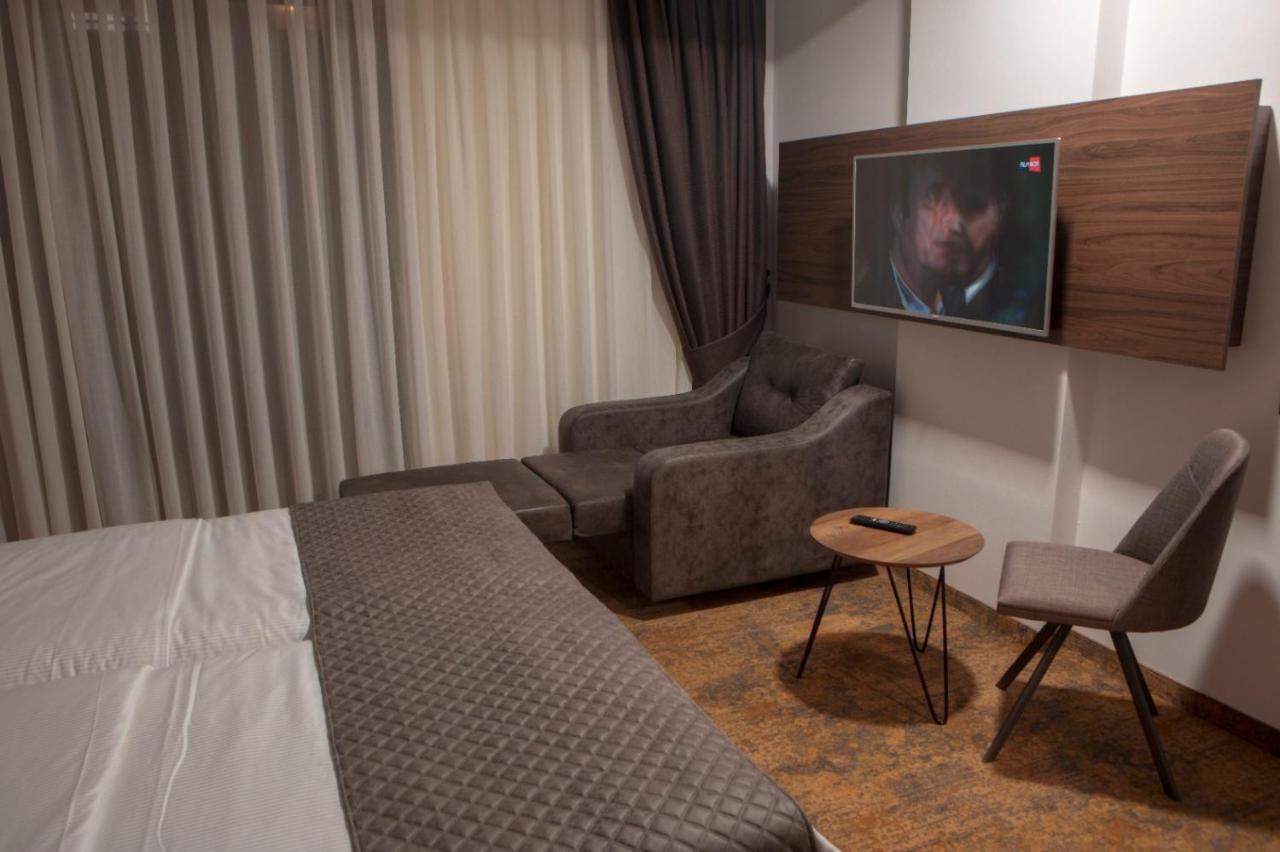 Kosovo Polje Qama Hotel מראה חיצוני תמונה